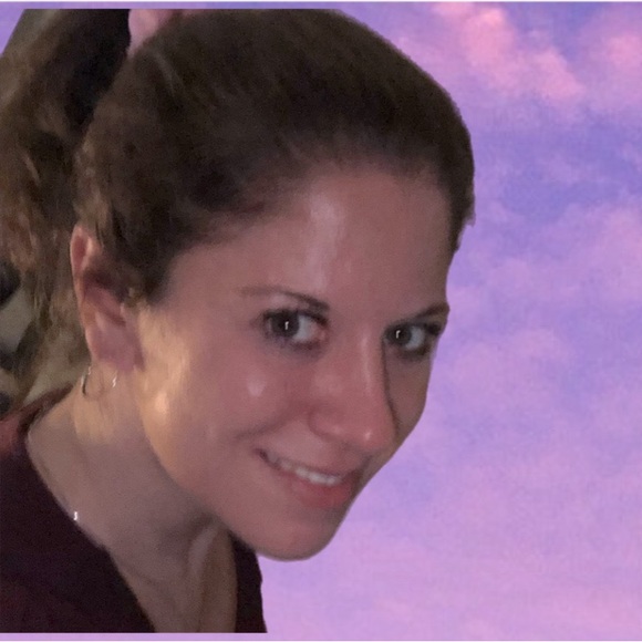 Meet your Posher, Kristin - Picture 3 of 4